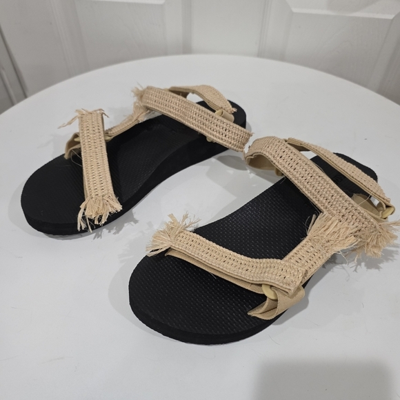 Arizona Love Raffia Sandals - Picture 3 of 5